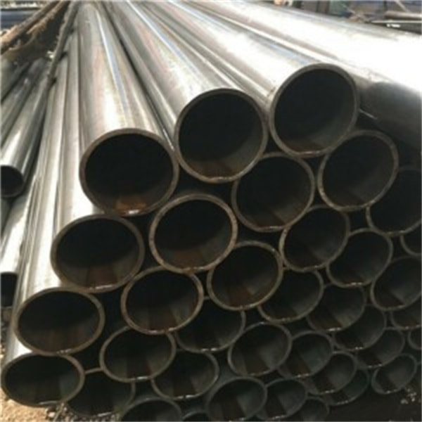 對蘭州無縫鋼管進行水壓試驗對表面質量的要求